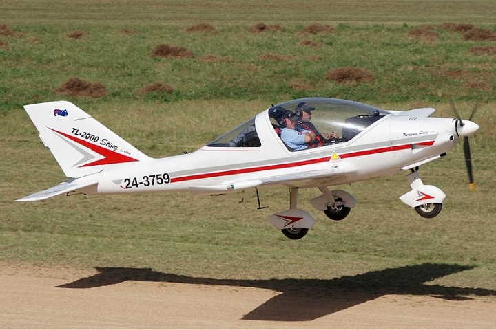 Под Елгавой при посадке перевернулся ультралегкий самолет