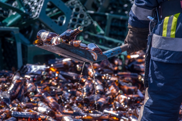 Авария грузовика перекрыла движение на мосту (ФОТО, ВИДЕО)