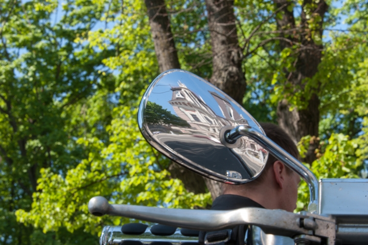 Российский байкер: в иракской тюрьме нас раздевали и душили