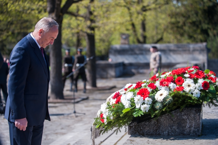 Президент: латвийцы будут вместе праздновать 8 и 9 мая