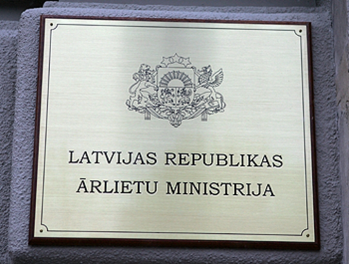 МИД планирует повышать зарплаты и усиливать посольства