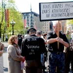 В шествии Улдиса Фрейманиса участвовали около 50 человек (ФОТО, ВИДЕО)