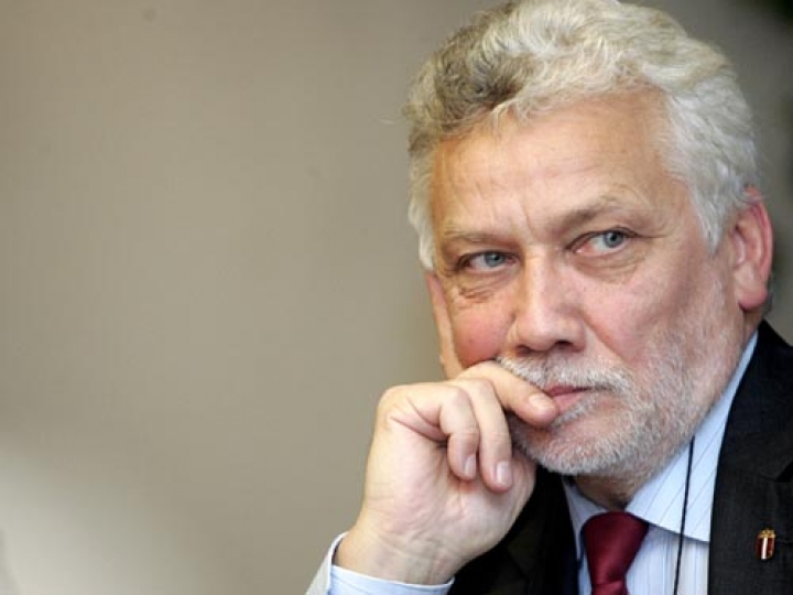 Финансист призвал подождать с продажей государственных банков