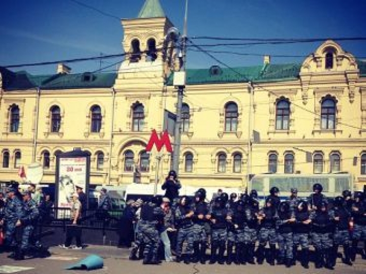 В Москве лидеров оппозиции выпустили на свободу