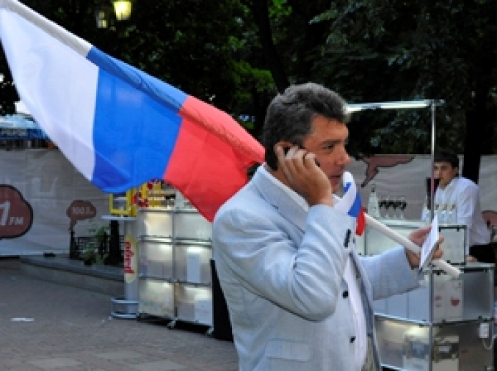 Немцову дали водки, сала и хлеба