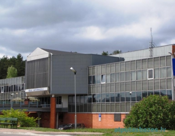 В Мотор-музее детям напомнили ПДД