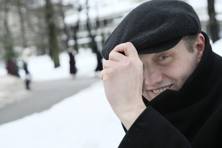 Писатель: Спасибо, что освободили! Но почему остались?