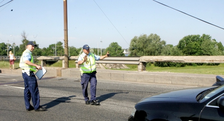 Возобновлено движение по Островному мосту