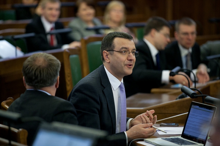 Сейм запретил работодателям требовать знание русского языка