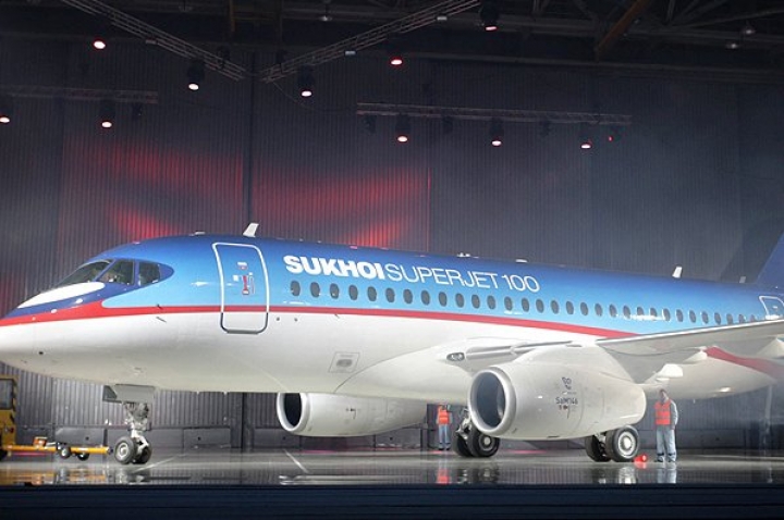Поиски Sukhoi Superjet осложняются дождем