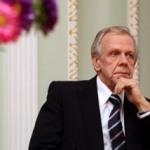 Медведев придет на программу к Познеру