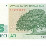 В Плявиняс начали собирать деньги с грузовиков