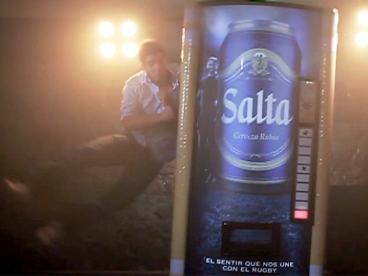 В Аргентине изобретен пивной автомат для любителей регби