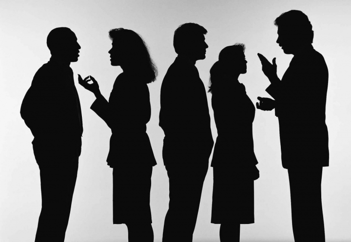 Большинство чиновников знают английский очень хорошо