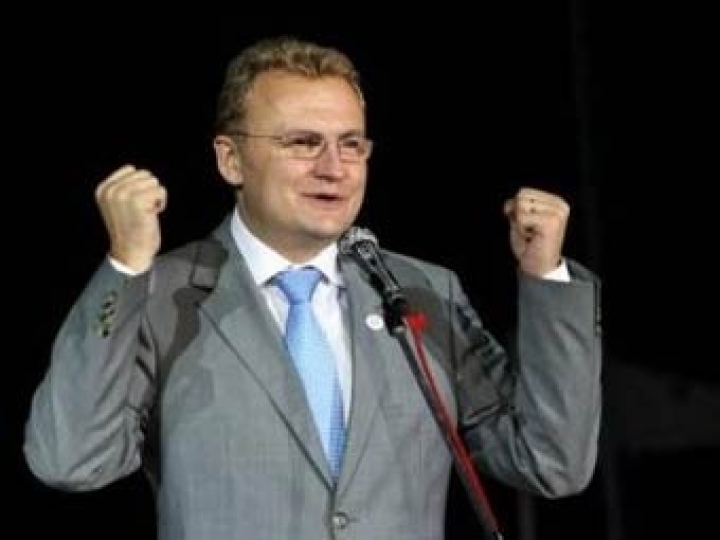 Мэр Львова пожаловался в УЕФА на русскоязычную трансляцию матчей Евро-2012