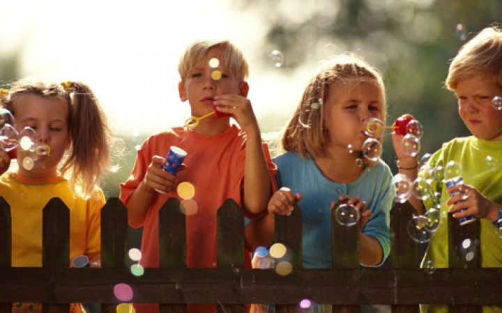 На лето многие школьники остались без присмотра