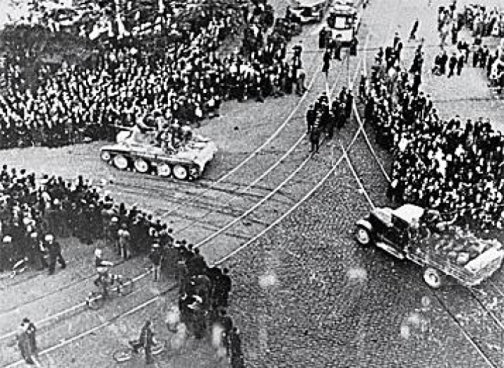 Политолог посоветовал Латвии не бояться «танков Красной армии»