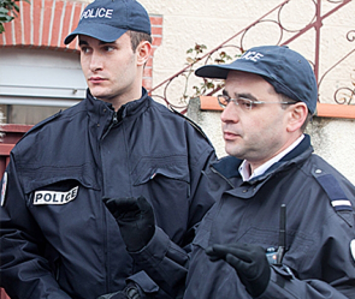 В Тулузе террорист захватил четырех заложников