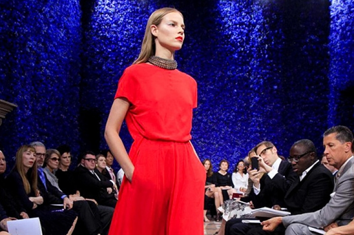 Преемник Гальяно показал первую коллекцию для Christian Dior