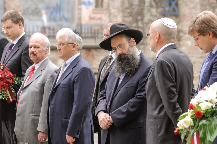 Министр юстиции по вопросу еврейской собственности хранит молчание