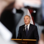 Президент обсудит сокращение числа депутатов (АУДИО)