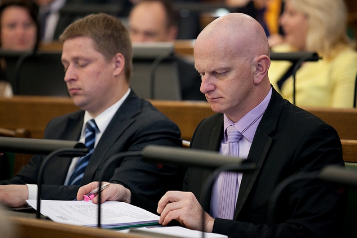 Экс-министр юстиции Гайдис Берзиньш вернулся в Сейм