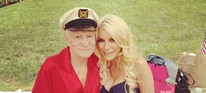86-летний основатель Playboy — снова при невесте