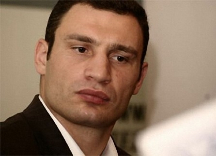Кличко пострадал на митинге защитников украинского языка