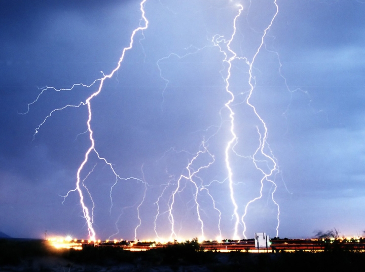 Вчерашняя гроза стала причиной гибели двух человек