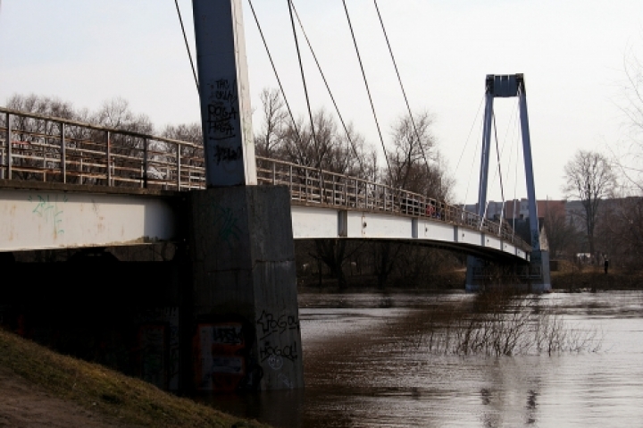 На Вантовый мост залез еще один «спайдермен»