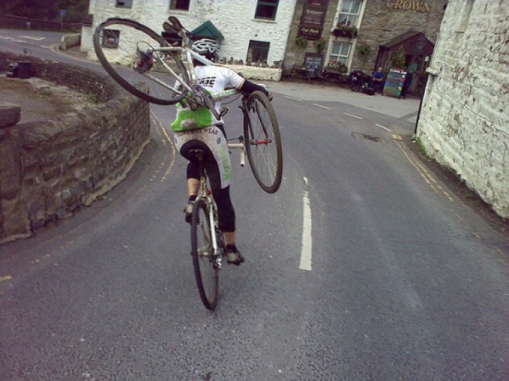 Охрана торгового центра скрутила серийного велосипедного вора