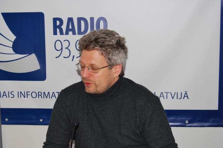 Журналист: Латвия стремится ухудшить отношения с Россией (АУДИО)