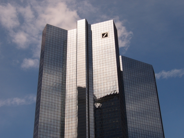 США заподозрили Deutsche Bank в отмывании иранских денег