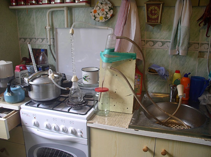 Полиция за 20 лет так и не справилась с «точками» по продаже спирта