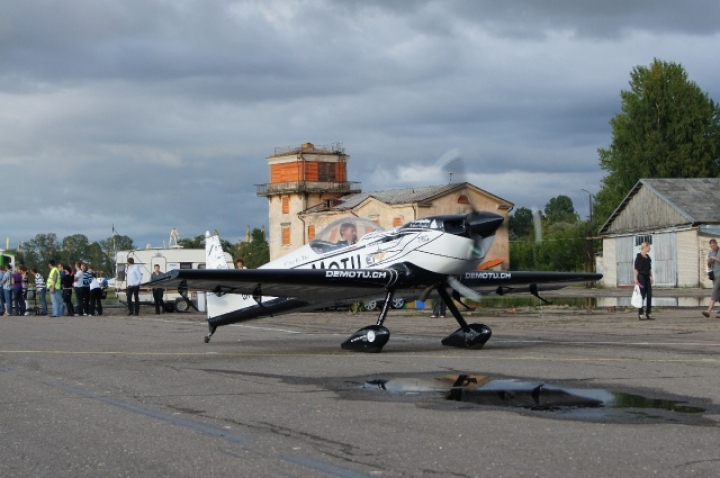 Авиашоу на летном поле Spilve собрало тысячи зрителей