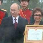 Путин возложил венок к памятнику героям Бородино (ФОТО)