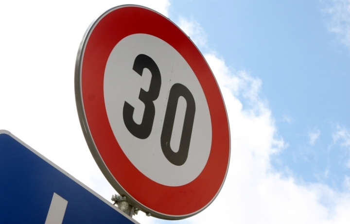 Оснащению автодорог причинен ущерб на 188,6 тыс латов