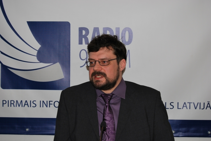 Бердников: счастье латышей, что неграждане не устраивают погромов (ВИДЕО)