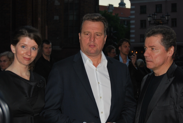 Экс-глава МВД: меня больше «руки Кремля» пугают местные «пальчики»