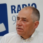 Экс-премьер: не надо обижаться, что Янису дали гражданство, а вам – нет (ВИДЕО)
