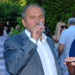 Равис объявил о завершении экспериментов в политике