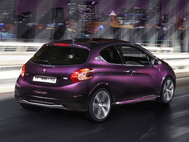 Peugeot 208 стал роскошнее