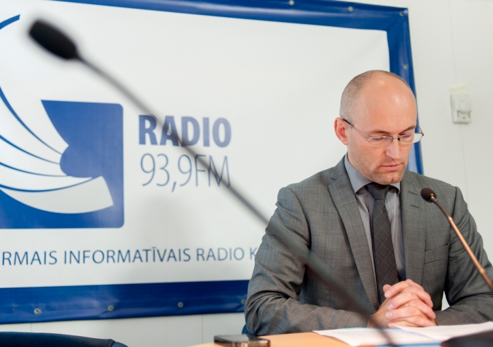 Министр экономики: семья среднего класса в Латвии зарабатывает 2000 латов