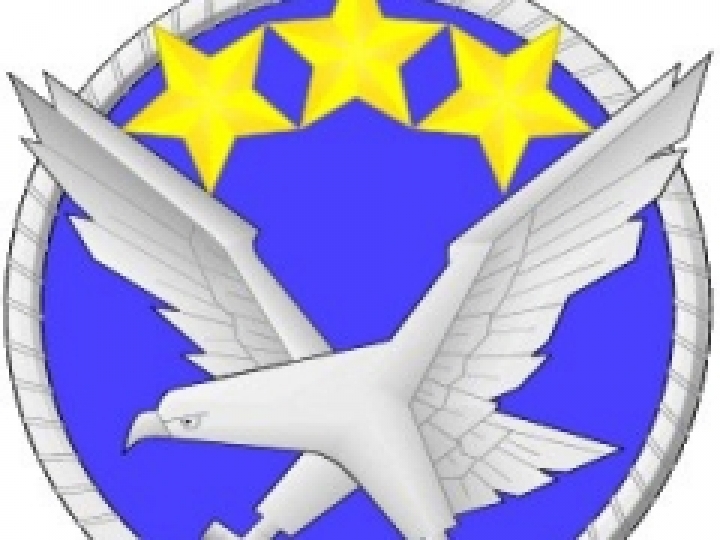 Daugavas vanagi подарят книги военной библиотеке