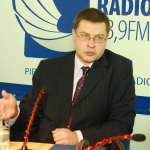 Еврокомиссар: Домбровскиса отметили как способного европейского политика