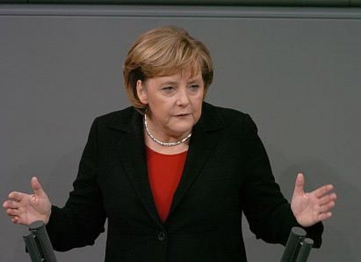 Ангела Меркель передала привет Валдису Домбровскису