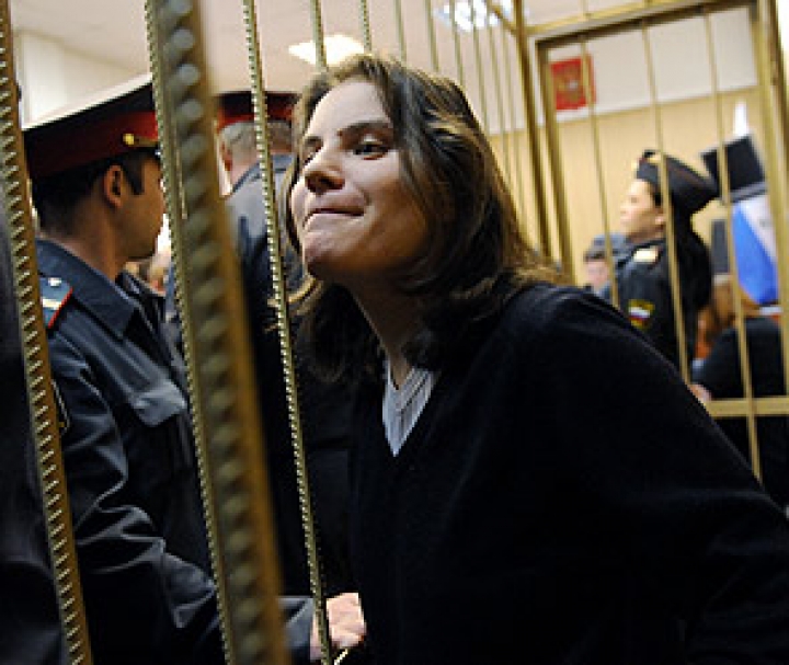Участница Pussy Riot отказалась от адвоката