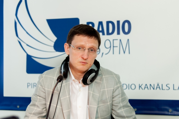 Политтехнолог: место популизма в Латвии занял национализм  (АУДИО)