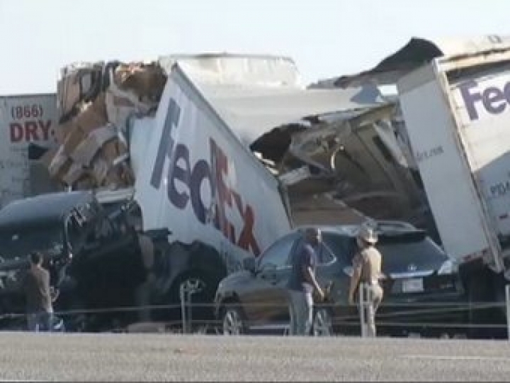 В Техасе более 50 человек пострадали в аварии