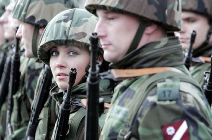 Эстонский журналист: латвийская армия беспомощна